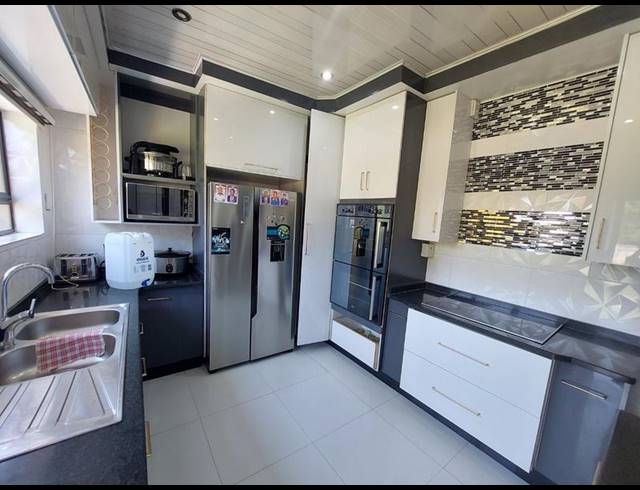 3 BEDROOM HOUSE FOR SALE IN NCANDU PARK